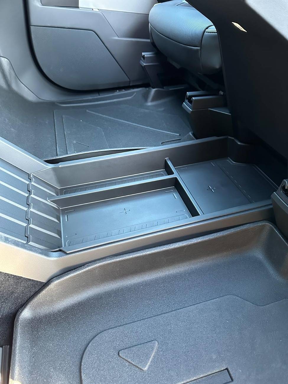 Tesla Cybertruck 🔥Last Day of Big Spring Sale UP to 40% off！Come on in and take your pick💥🏃‍♂️ 713P0DZxj0L