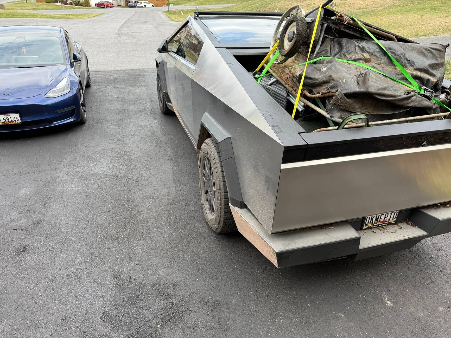 Tesla Cybertruck $17 48x36” bed mat from Home Depot IMG_1473.JPEG