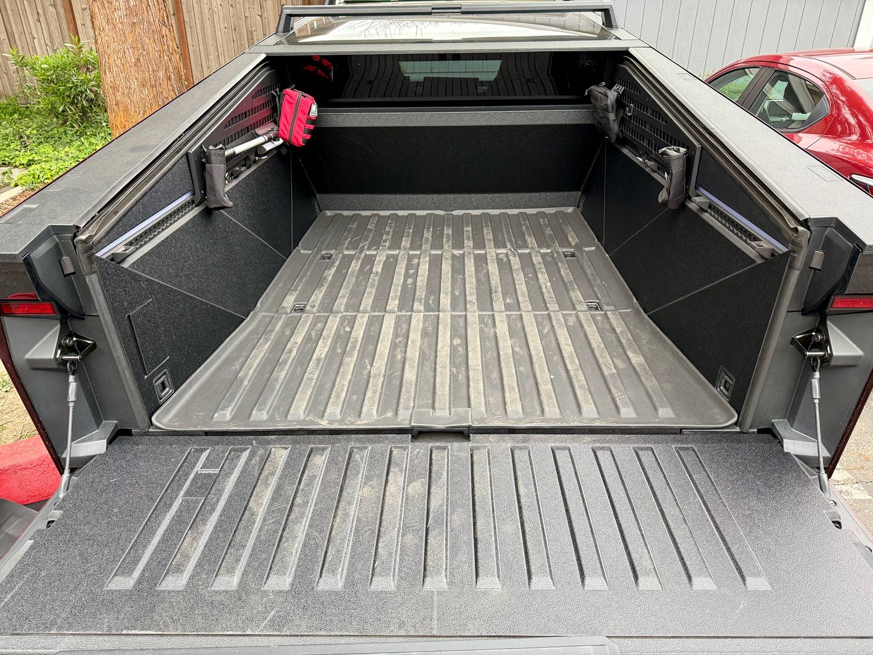 Tesla Cybertruck [Installed Pics] Vinyl Armor for Vault Walls and Tailgate IMG_3313