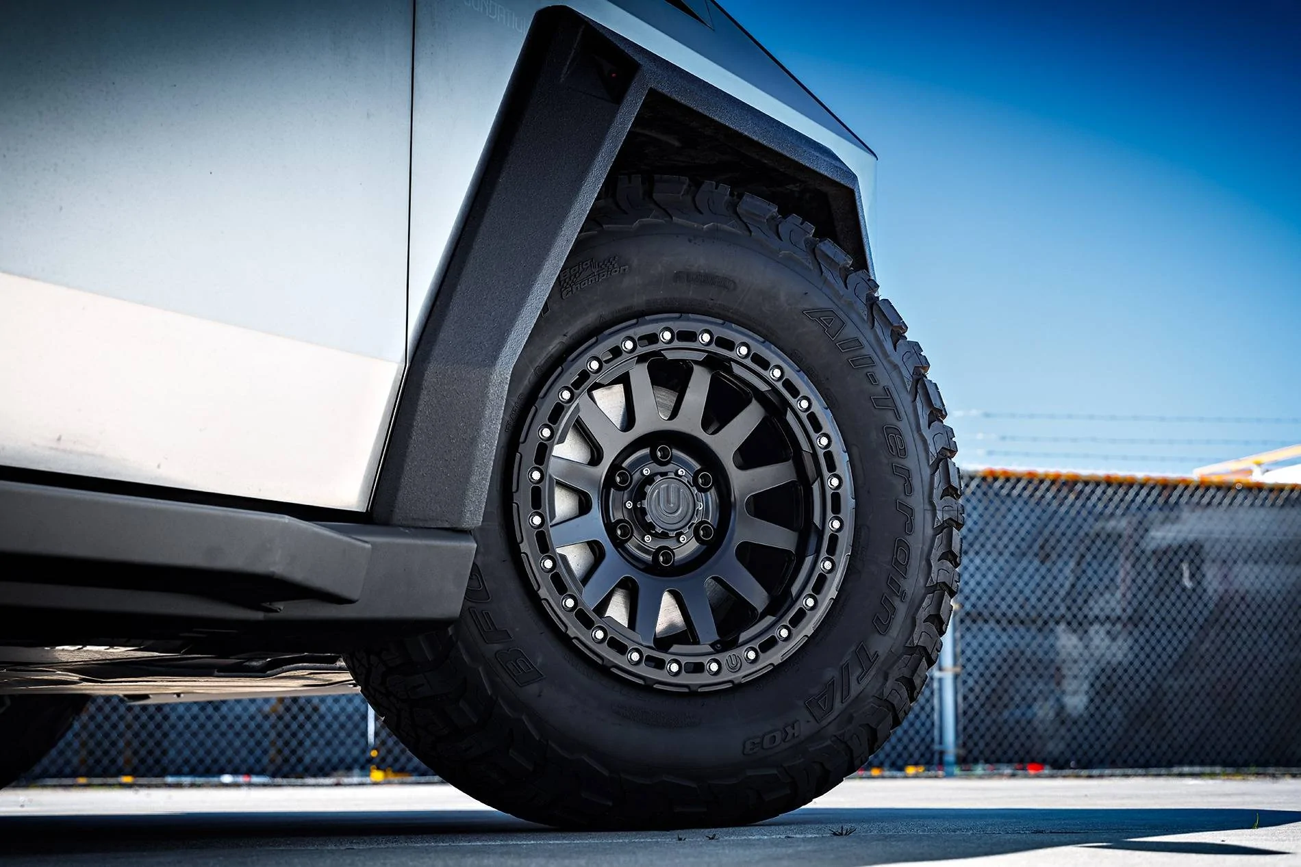 Tesla Cybertruck Customer Build - Unplugged Performance TEF3E4_1