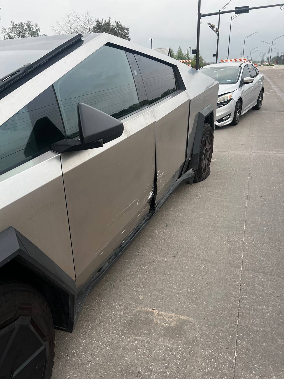 Tesla Cybertruck 🎵 CRASH INTO ME 🎶  Advice on repair and insurance process? IMG_8234