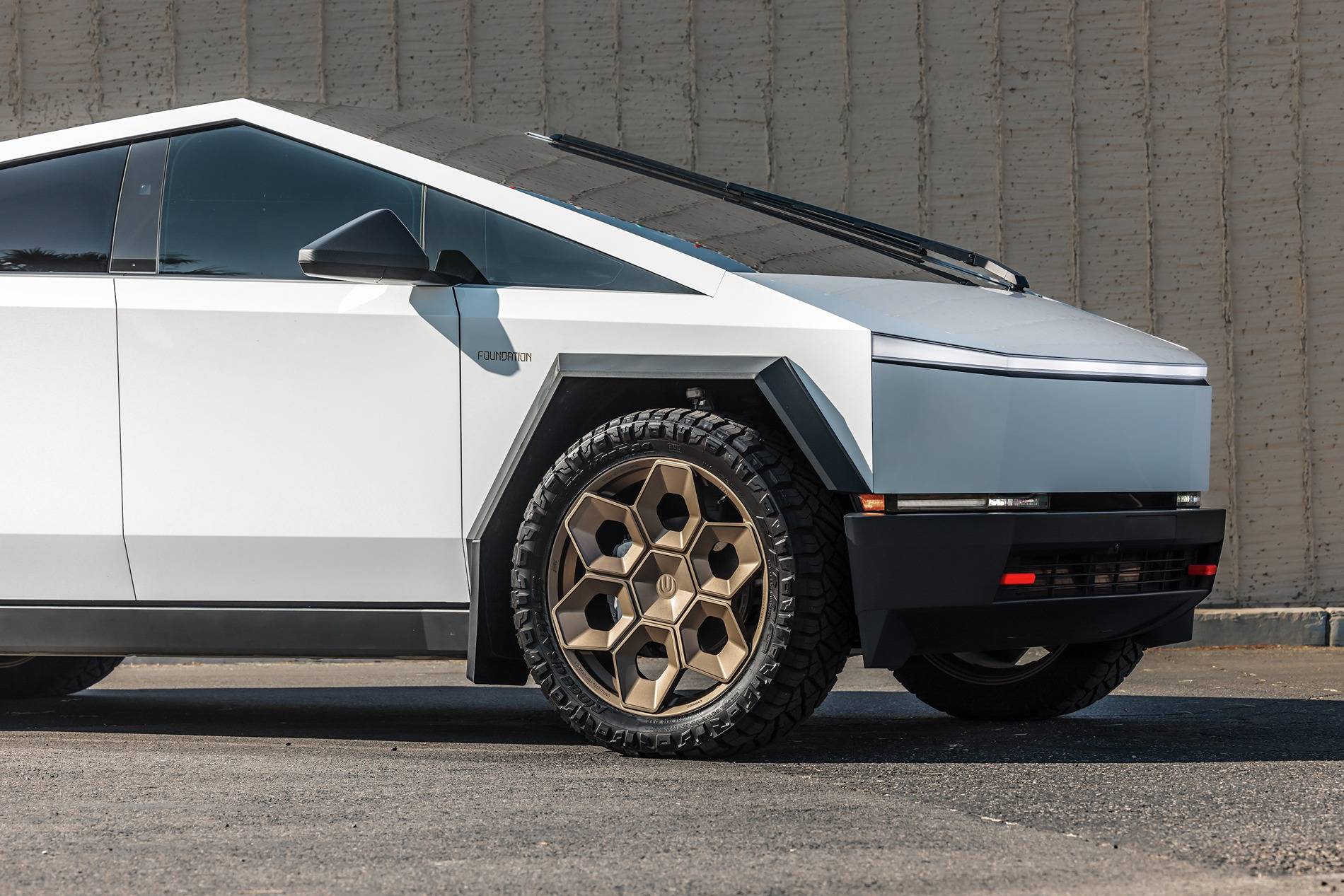 Tesla Cybertruck Unplugged Performance - 24" CYBRHEX Wheels Tesla Cybertruck Bronze CYBRHEX Forged wheels 24 inch Unplugged Performance 3840px Image  (14)