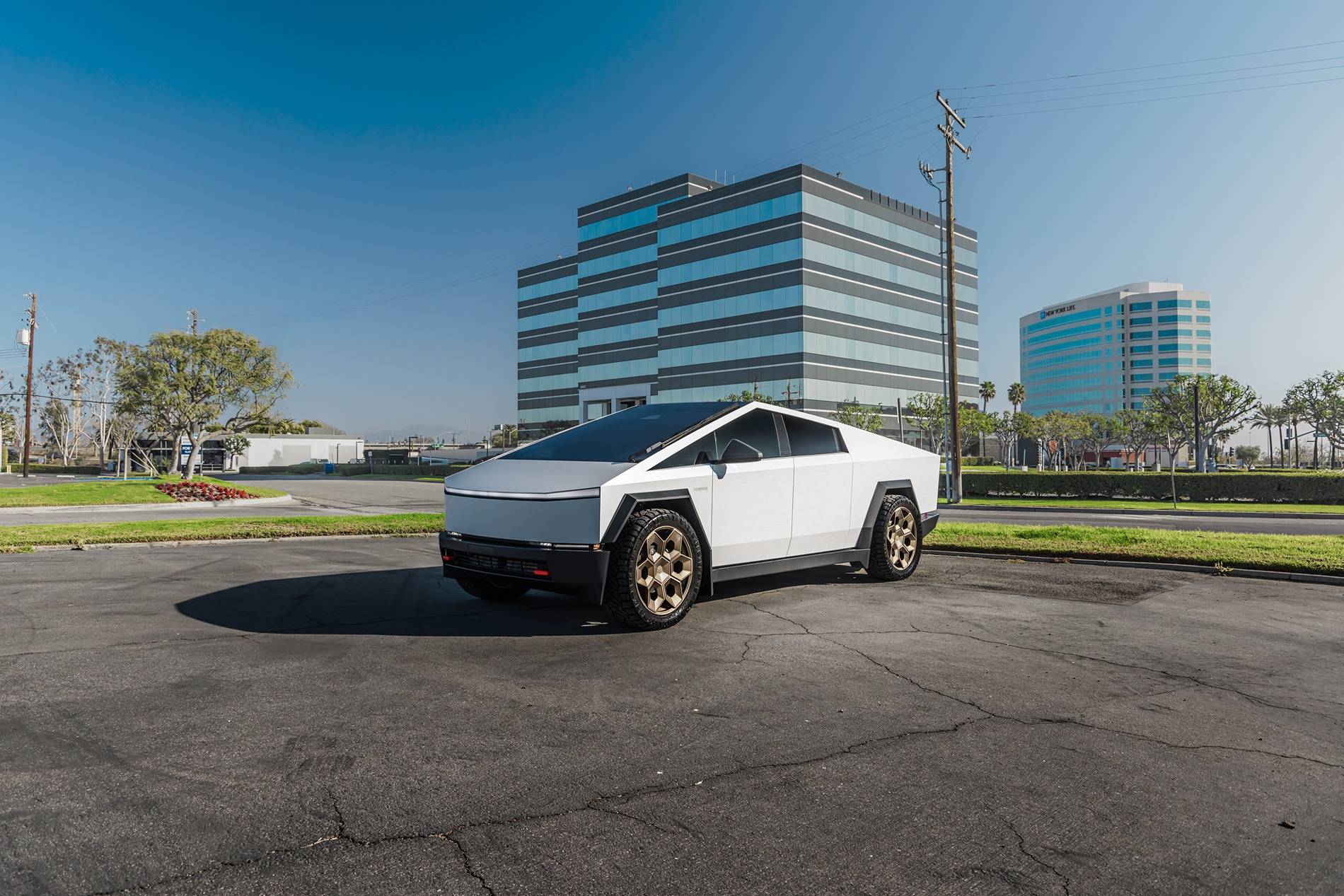 Tesla Cybertruck Unplugged Performance - 24" CYBRHEX Wheels Tesla Cybertruck Bronze CYBRHEX Forged wheels 24 inch Unplugged Performance 3840px Image  (6)-2