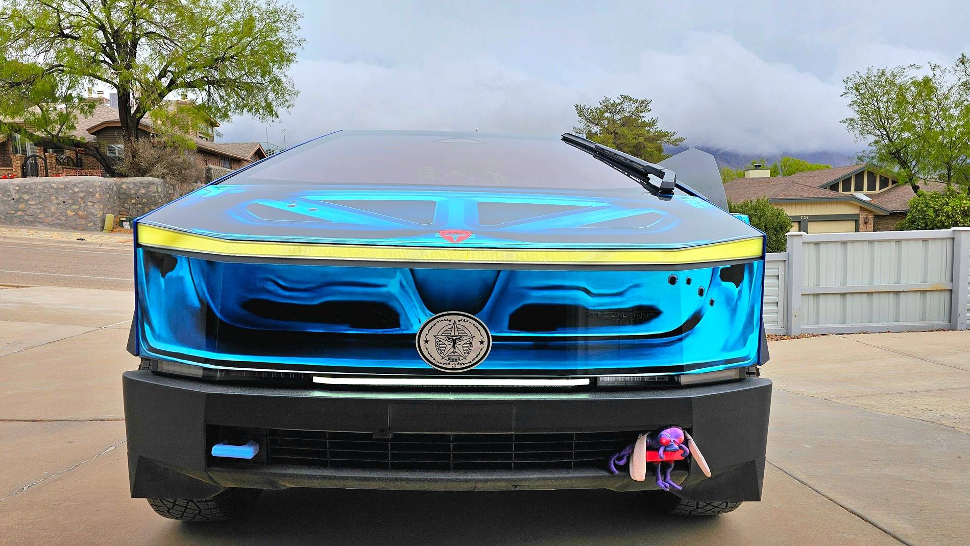 Tesla Cybertruck Light bar amber vinyl film mod 20250405_101935