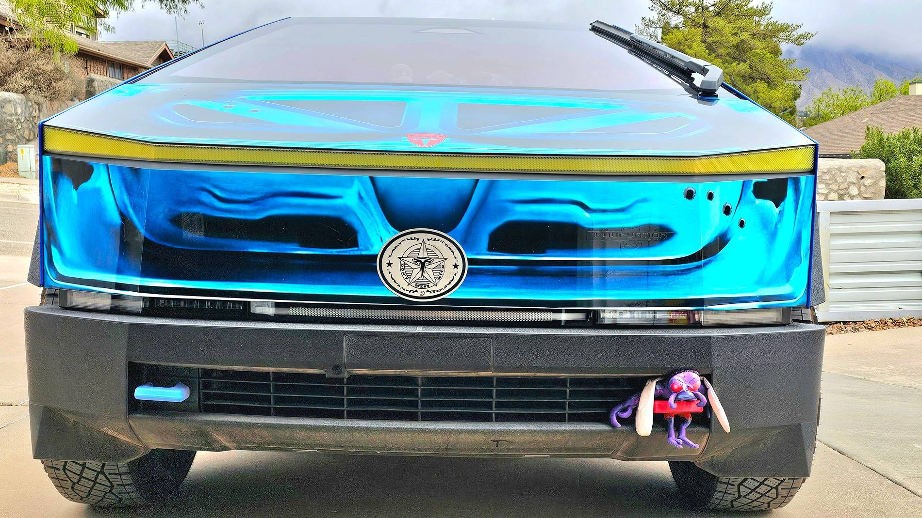 Tesla Cybertruck Light bar amber vinyl film mod 20250405_102029
