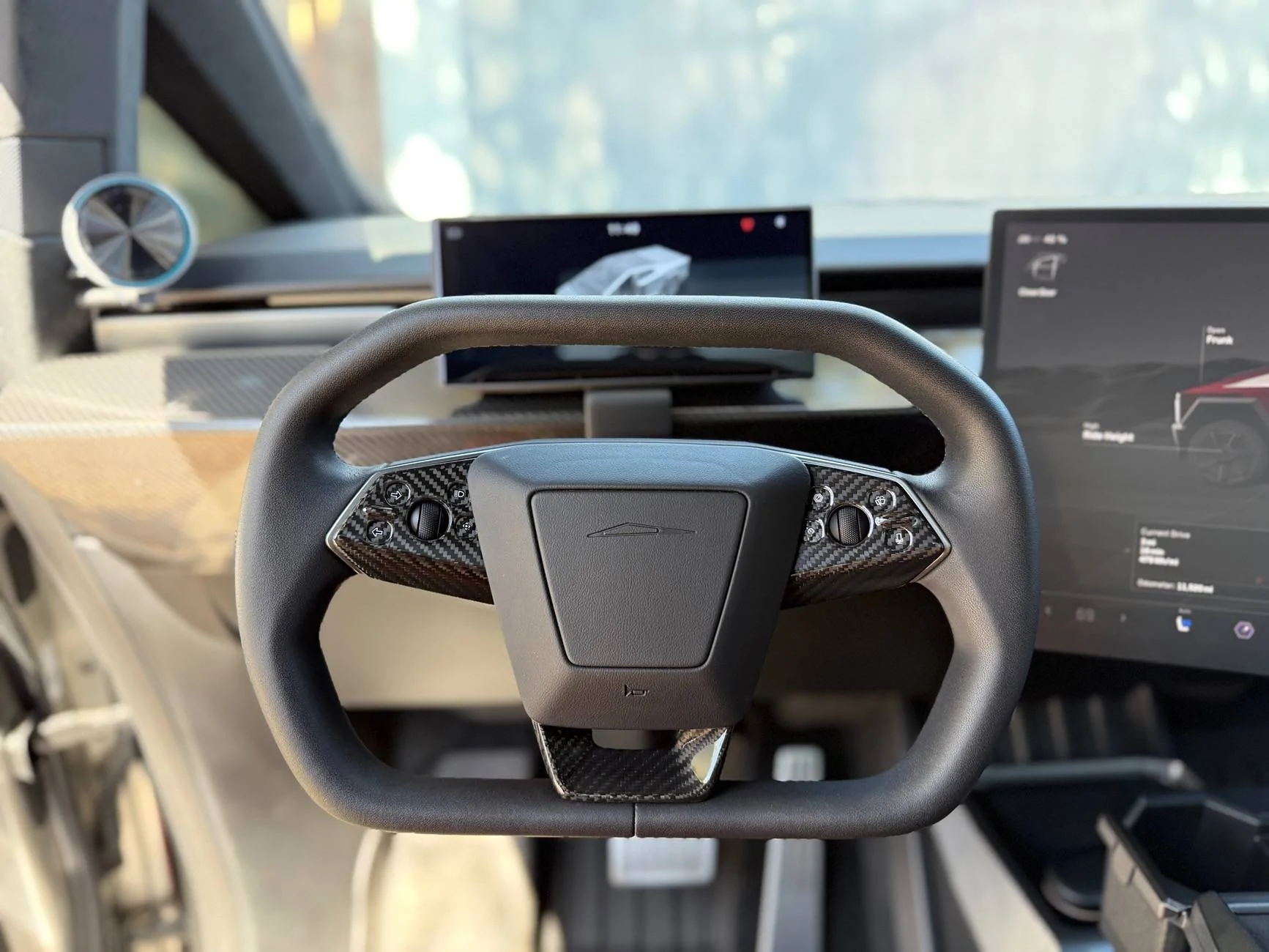 Tesla Cybertruck Marking Cybertruck steering wheel & turn signals w/ color stickers dots IMG_3210