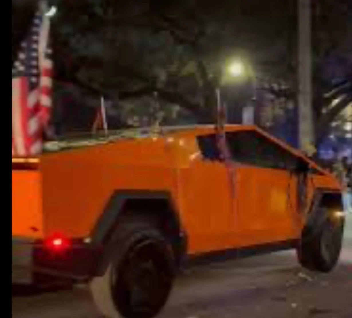 Tesla Cybertruck Drving through tornado zone - Cybertruck drove like a dream IMG_3444