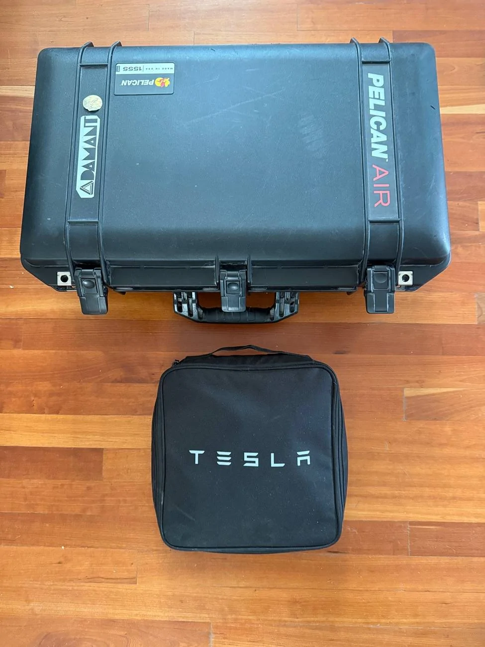 Tesla Cybertruck OEM Crossbars: Received and Installed IMG_2802