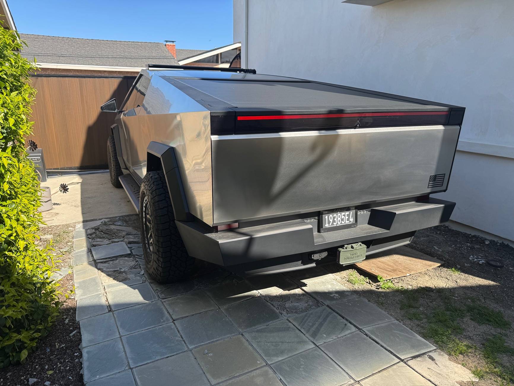 Tesla Cybertruck Martian Wheels 18" Cyber Rover beadlock wheels on Cybertruck IMG_3293