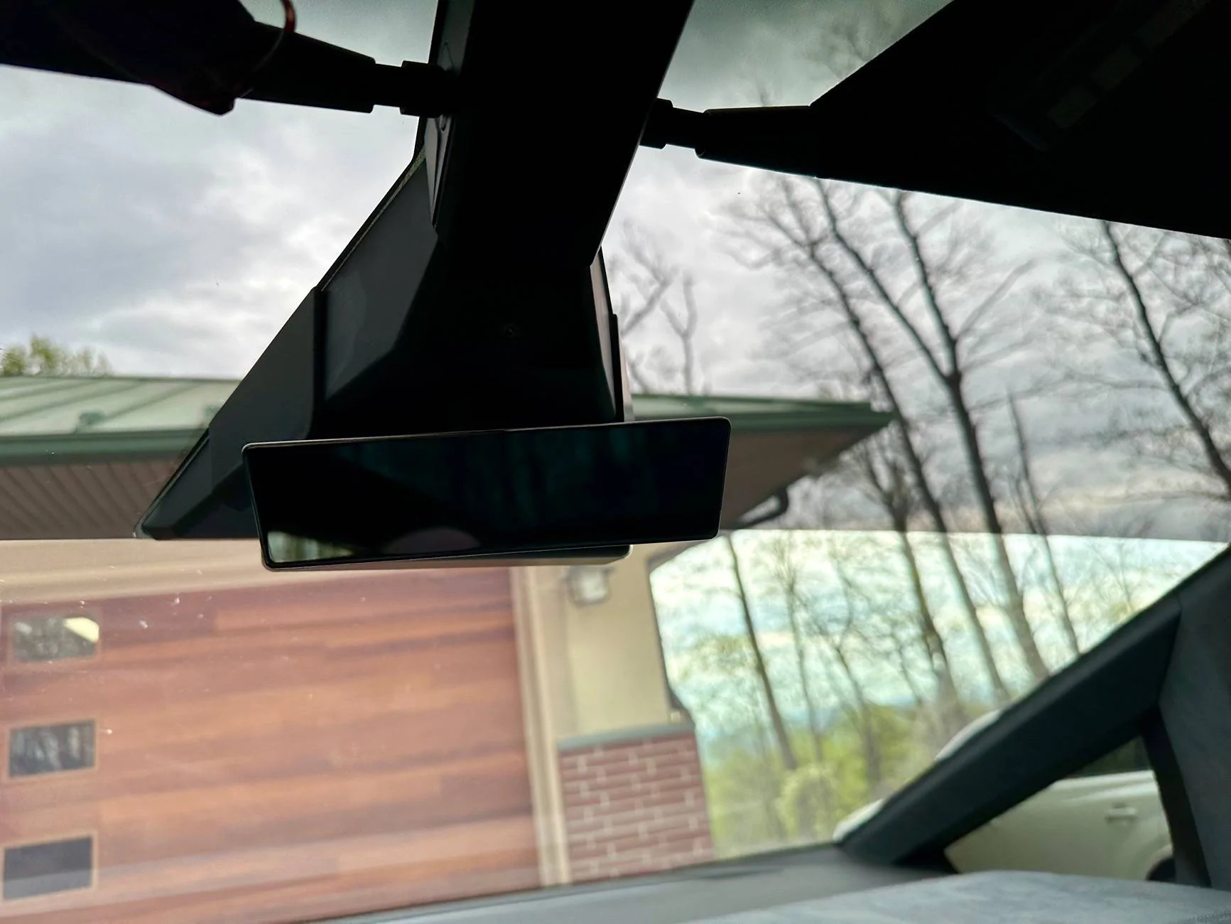 Tesla Cybertruck Teslaunch - Hidden sunglass holder review IMG_4092