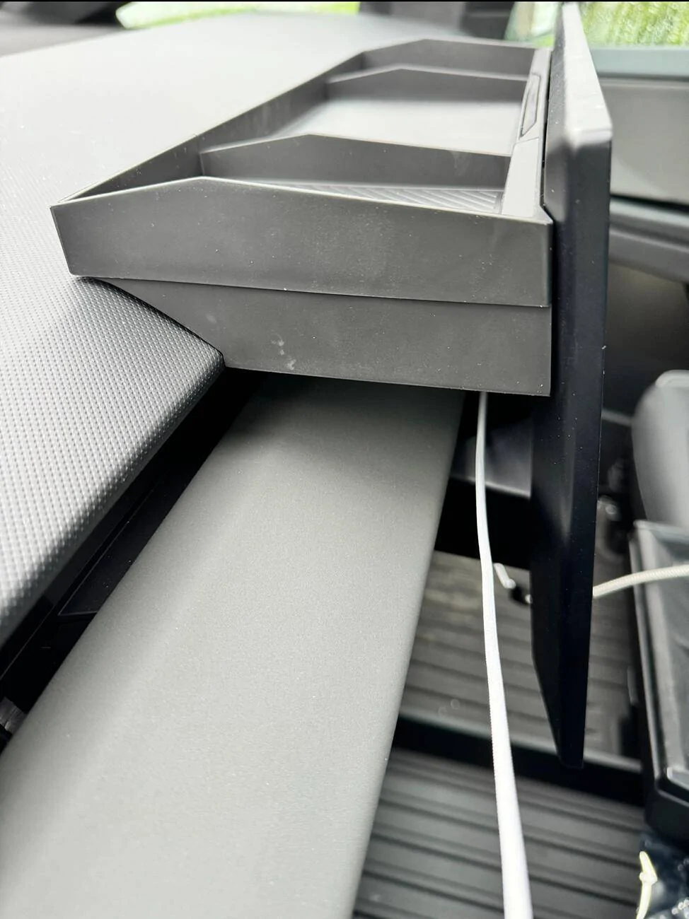 Tesla Cybertruck BASENOR Behind Screen Organizer review 1744053397965-x