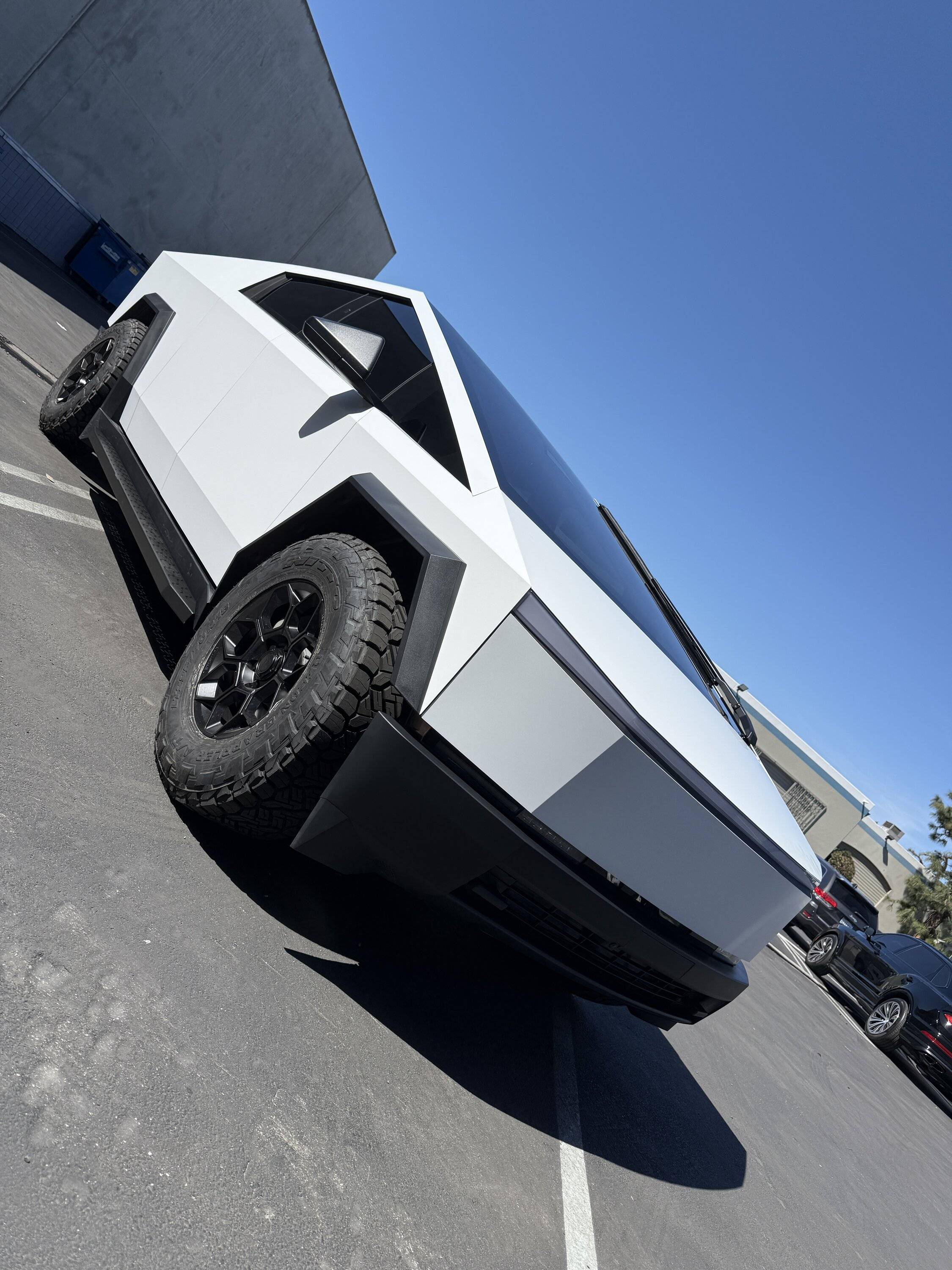 Tesla Cybertruck New TMaxx Matte Frosted White PPF x Cybertruck IMG_5652.JPG