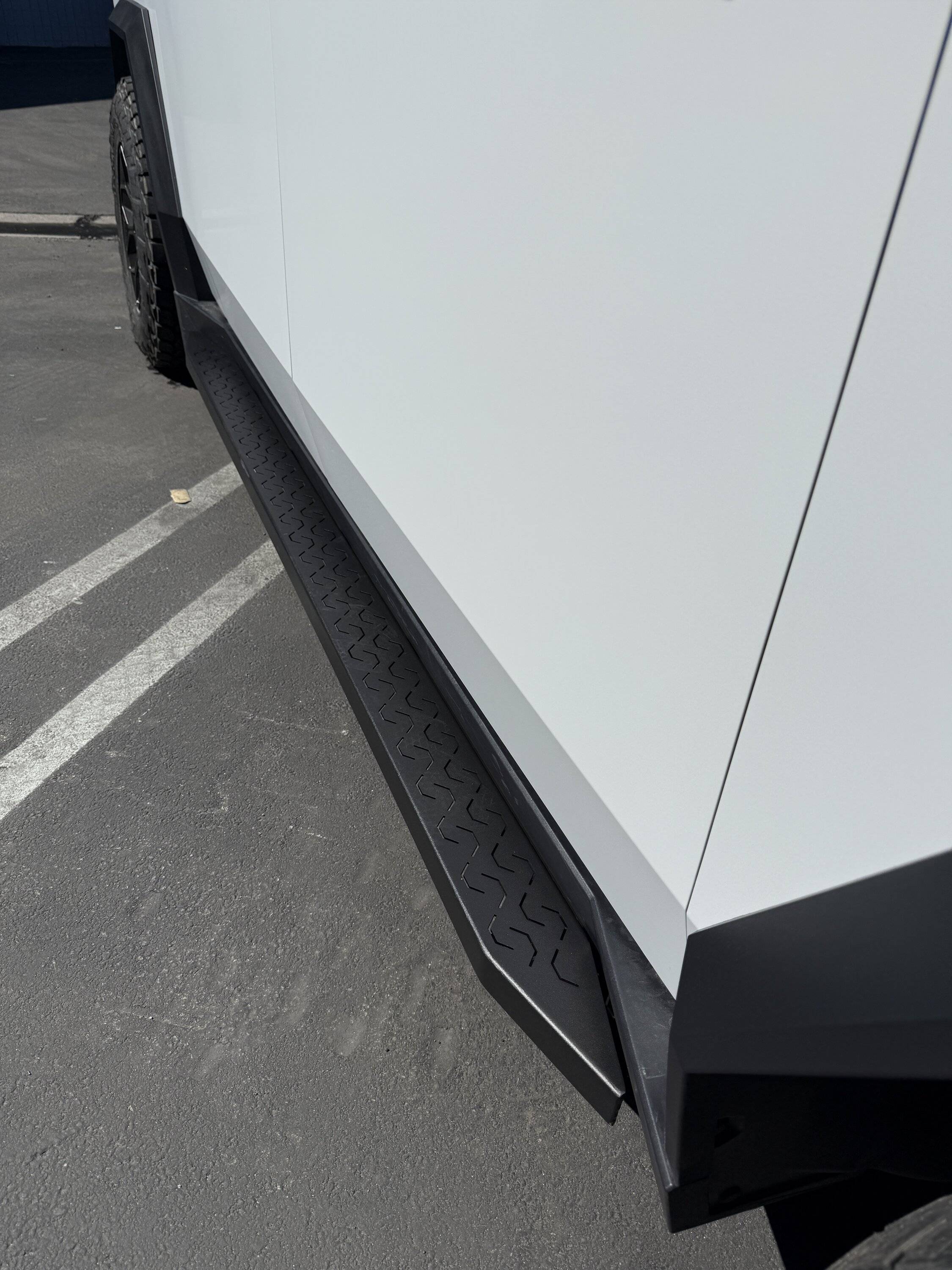 Tesla Cybertruck New TMaxx Matte Frosted White PPF x Cybertruck IMG_5657.JPG
