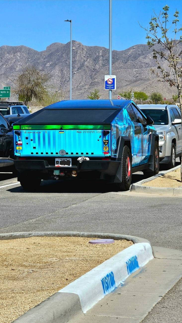 Tesla Cybertruck Light bar amber vinyl film mod Screenshot_20250408_154652_Gallery