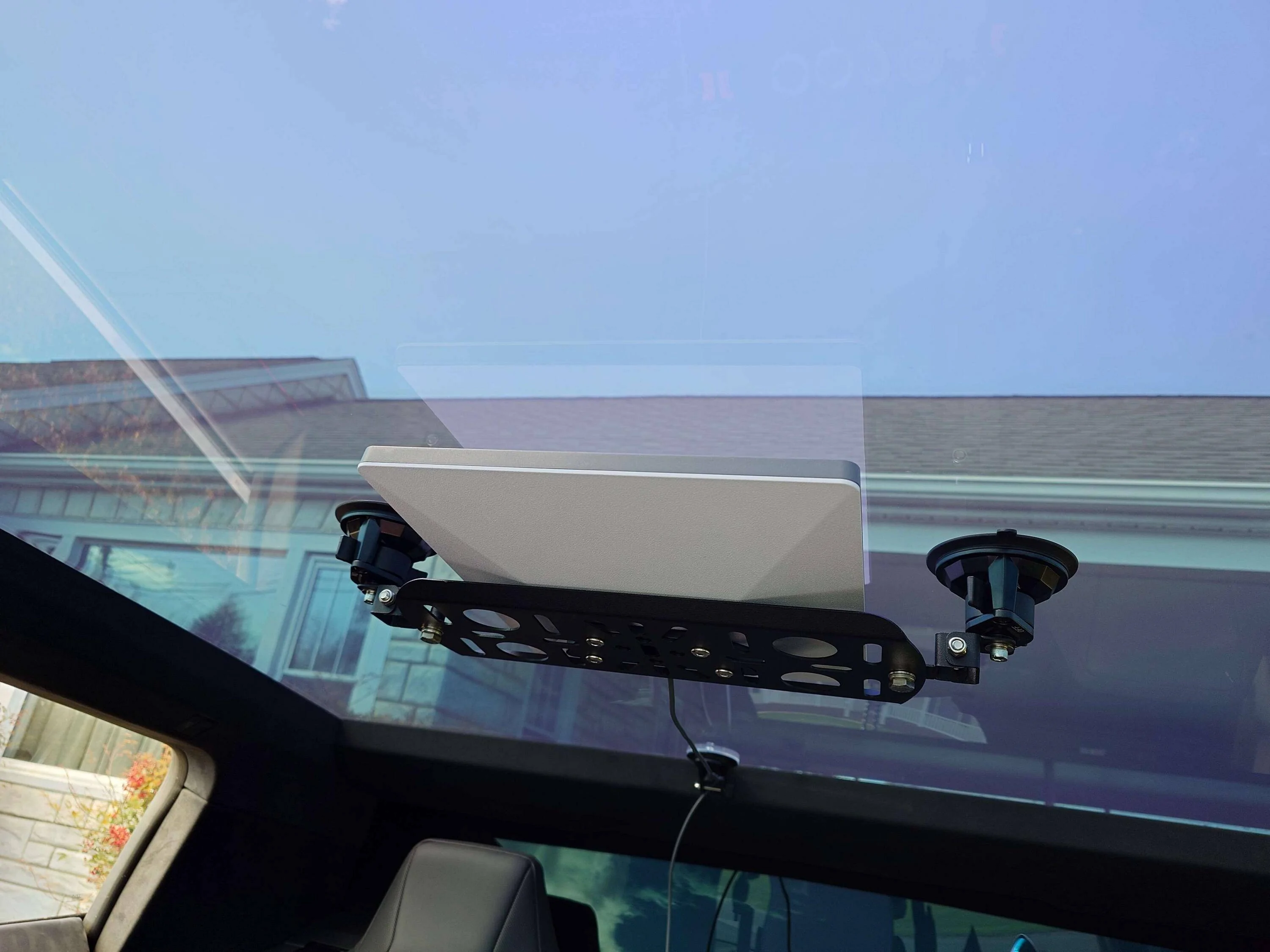 Tesla Cybertruck Starlink giving Cybertruck 24/7 Internet 20250408_153144