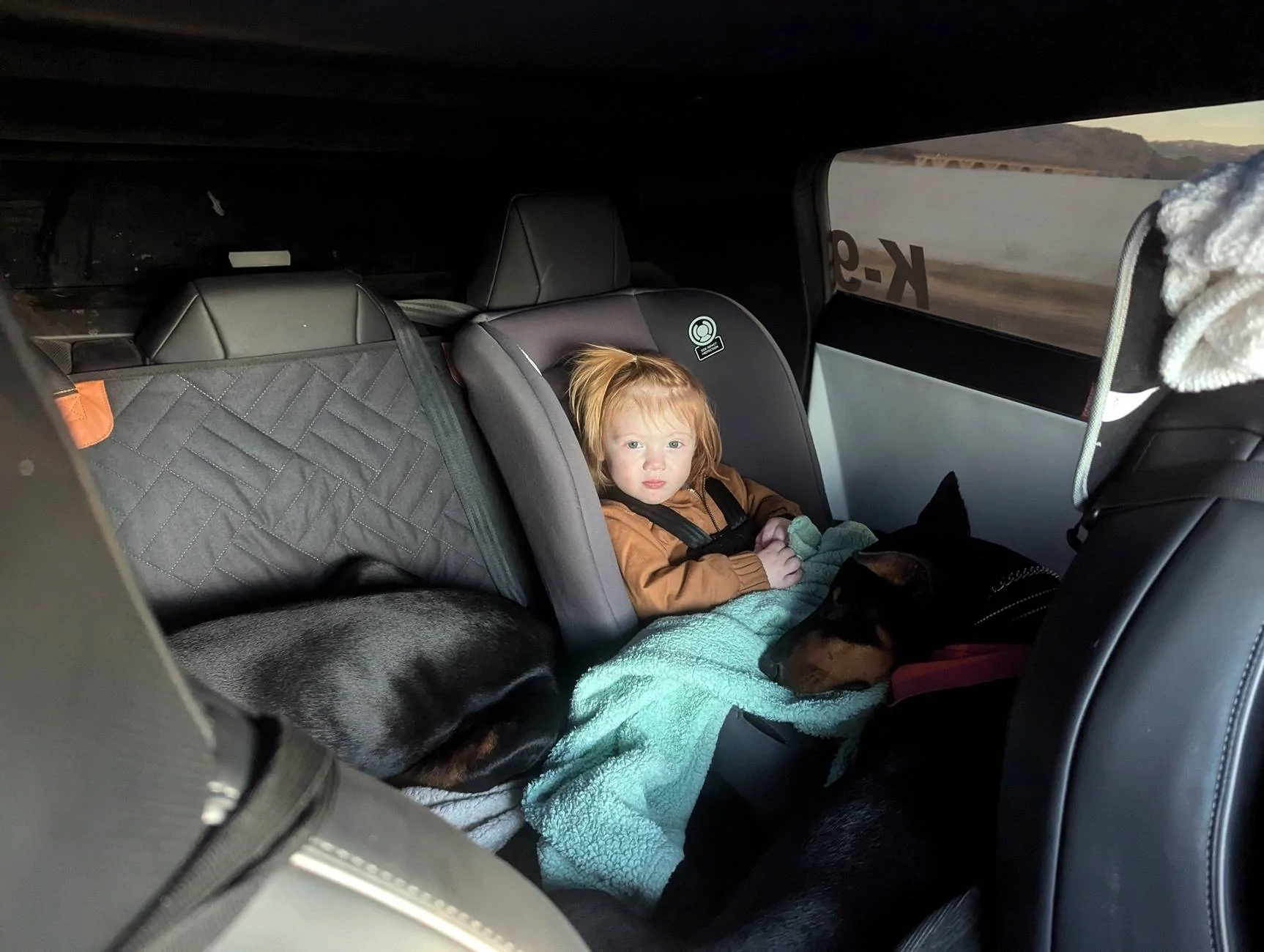 Tesla Cybertruck Plog/Vlog of Travelling with Loved Ones - Win Your G900 Tripro Cabin Version PXL_20241113_003515999