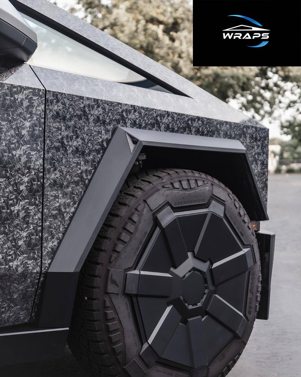 Tesla Cybertruck Cybertruck Wrapped in Carlas Black Forged Carbon PPF. IMG_2528(1)