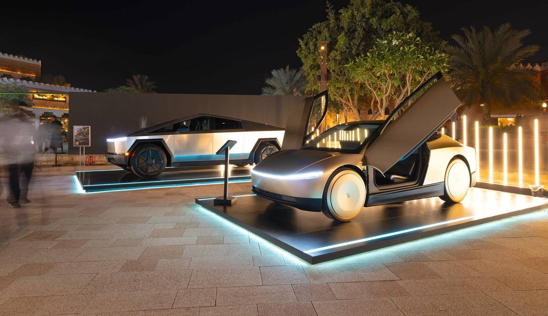 Tesla Cybertruck Tesla Saudi Arabia Launch Event Photos & Videos GoQSq4EWcAEnA4b