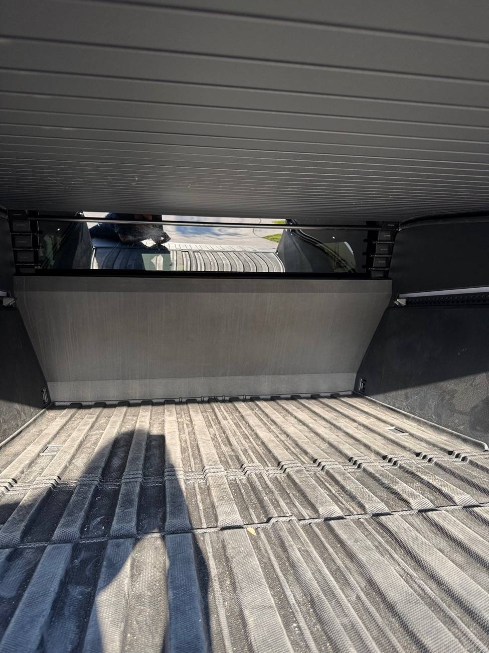 Tesla Cybertruck Tonneau cover gap issue fixed by Service Center under warranty IMG_9192