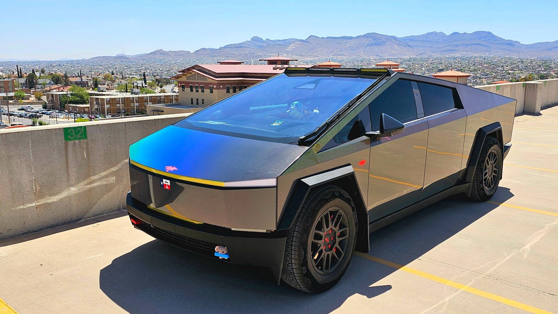 Tesla Cybertruck Installed OEM like Lightbar on the windshield 20250409_135951