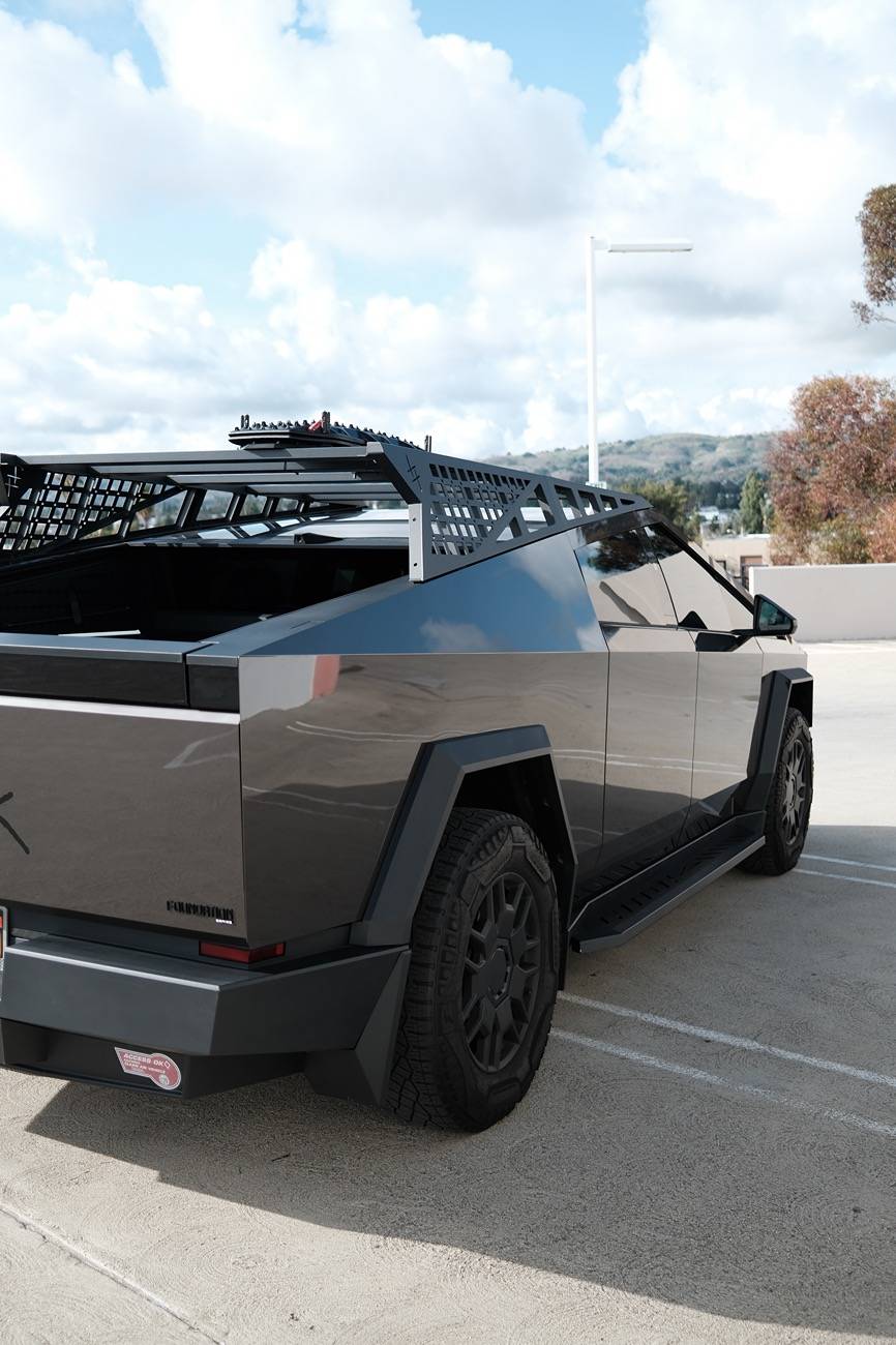 Tesla Cybertruck Mars Adventure Gear Full rack system installed! DSCF0679.JPG