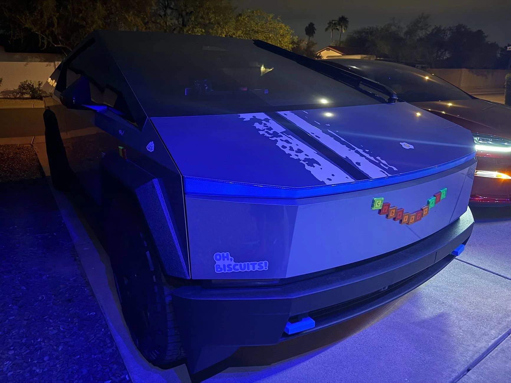 Tesla Cybertruck Light bar amber vinyl film mod IMG_2403