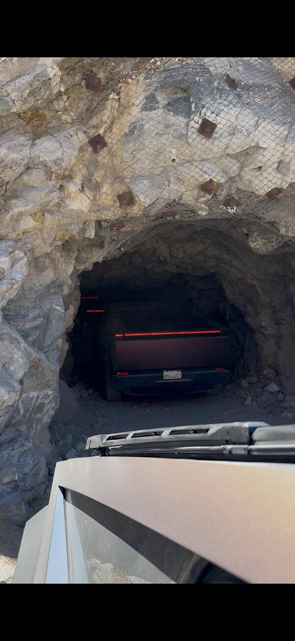 Tesla Cybertruck CT CAVE RAVE 👀👀👀 IMG_5055
