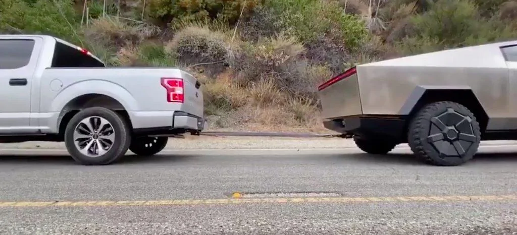 Cybertruck-vs-Ford-F-150-Truck-Pull-Video-1024x466.jpg