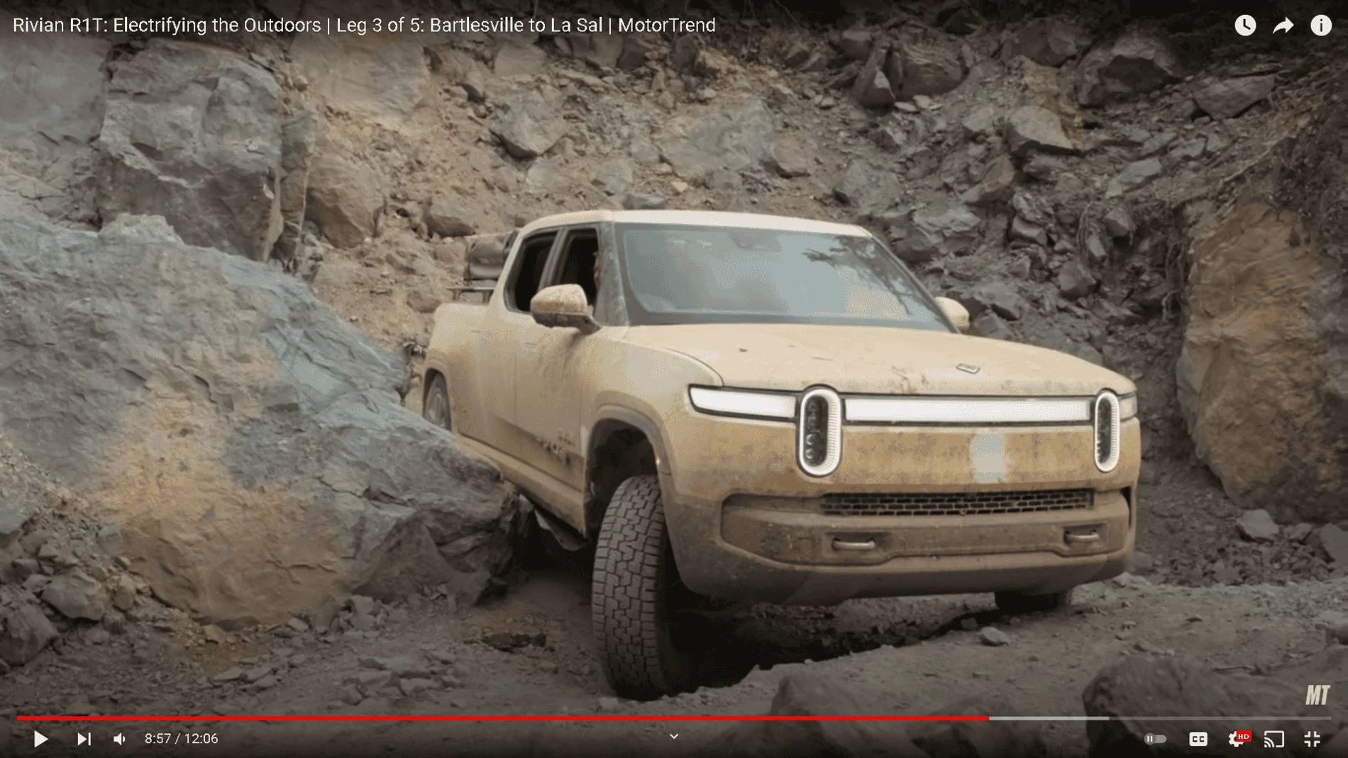 Tesla Cybertruck ? New Cybertruck video showing (removable) side mirrors, rear wheel steering, turning radius! 1634870944433