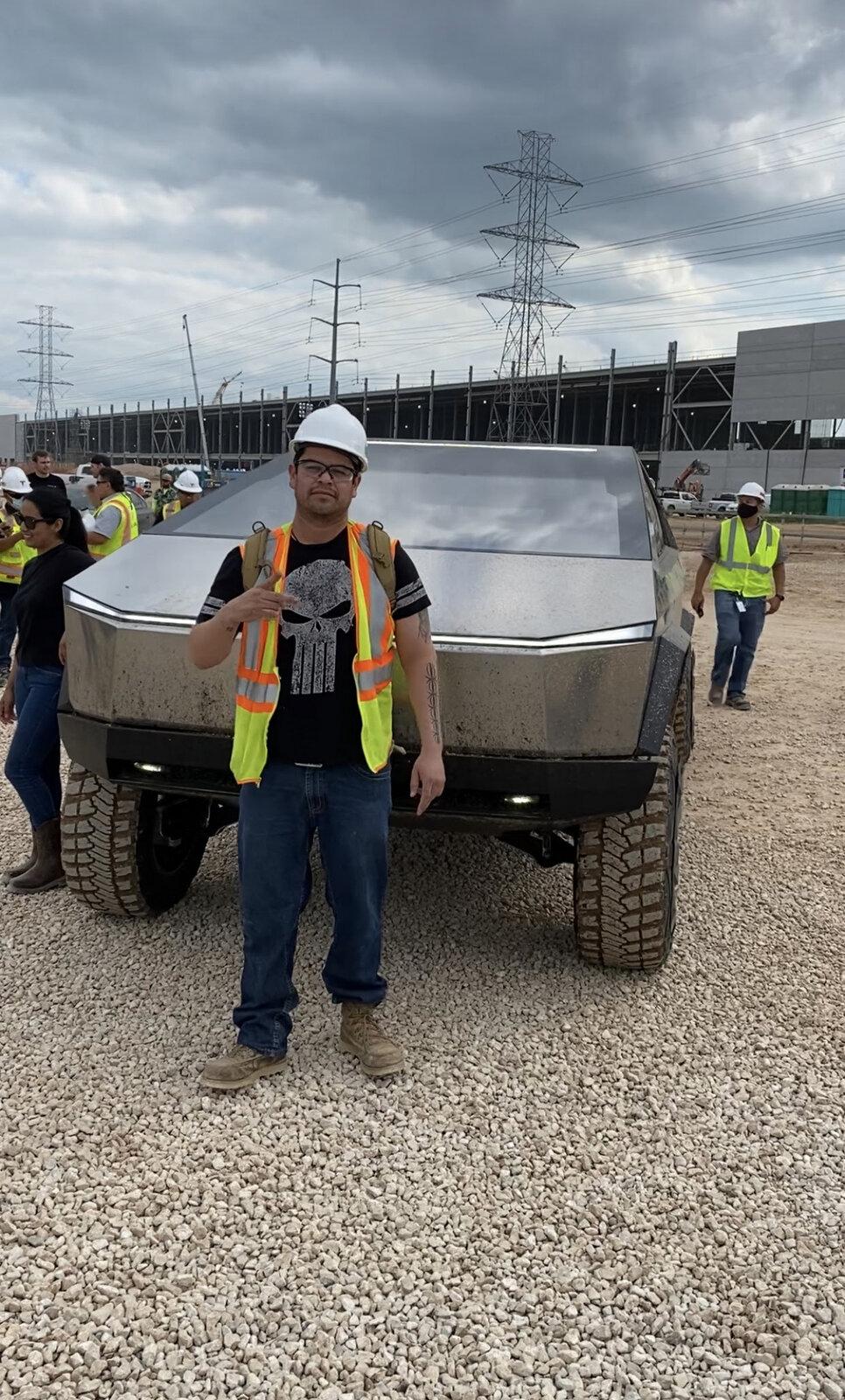 Tesla Cybertruck New Official Cybertruck Footage - Shot by Tesla in NYC & Gigafactory 99808D0F-EACE-4E61-B40F-651007065B9F