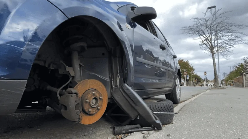 Tesla Cybertruck ITV: Crash after crash! Steel bollards 'cause daily carnage' for frustrated drivers 1635450215347