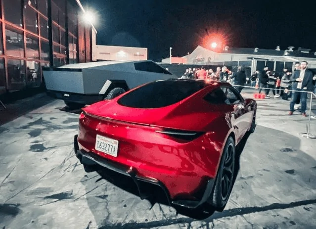 Tesla Cybertruck SIGHTED: Matte Black Cybertruck UPDATE: Photoshopped 1636053391651