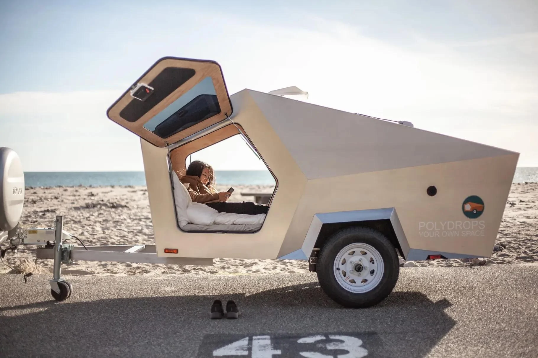 Tesla Cybertruck Another bed-mounted RV concept 87C6BBB8-B7A9-42DF-826B-3F6B28A5A5F0