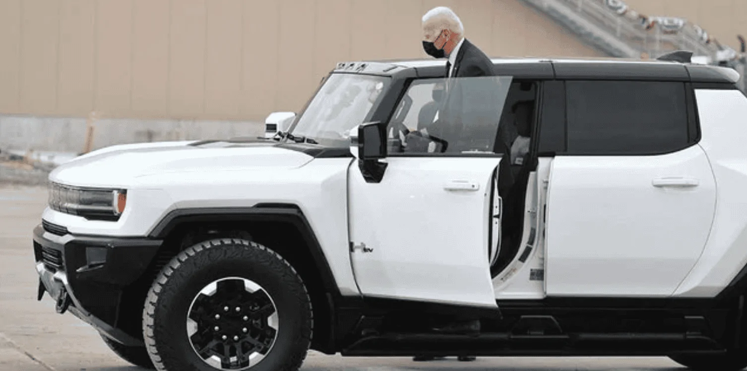 Tesla Cybertruck Why the Tesla Cybertruck will outsell the F150 Lightning, Rivian R1T 1637295923338
