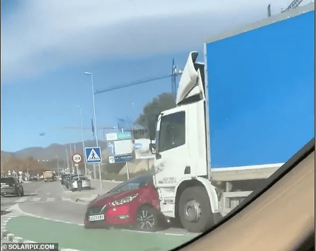 Tesla Cybertruck Will I be able to do snow plowing with a Cybertruck Frame?  I live in Quebec, Canada 1637620609111