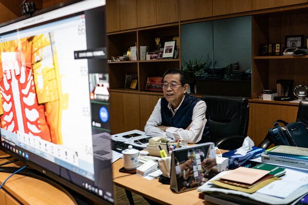 Tesla Cybertruck NYT - How Tesla Helps China's Firms Compete With the U.S. _690a45d2-e0f3-4481-8985-c70913eadbcc-articleLarge