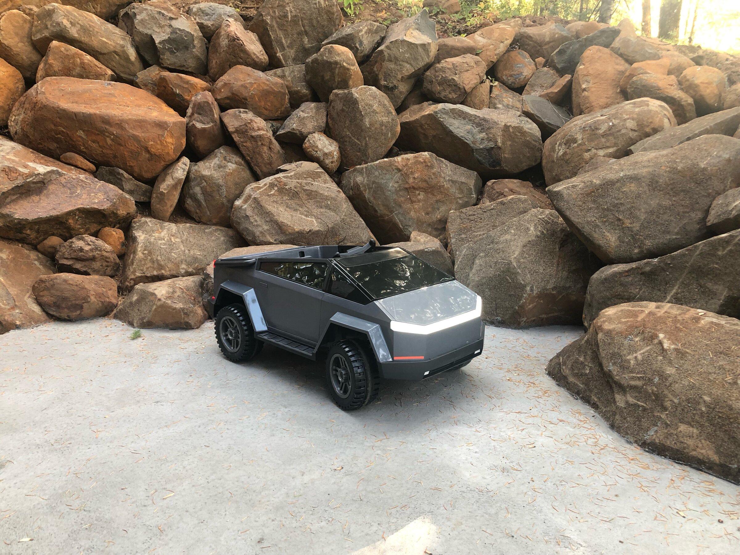 Tesla Cybertruck CyberQuad For Kids shipping today!! EA62054A-0BCB-415B-A8F3-051213CC5604