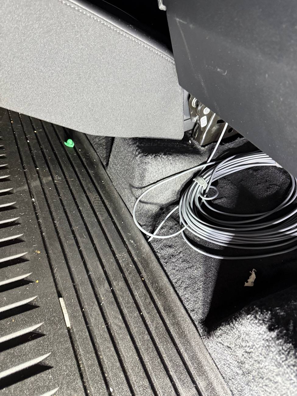 Tesla Cybertruck Starlink/antenna wires, how do you keep them safe? IMG_0745