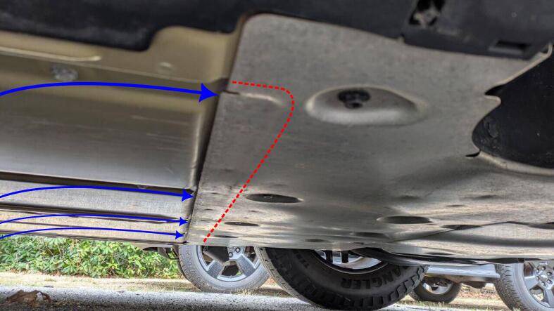 Tesla Cybertruck Metal peeling off the bottom image1