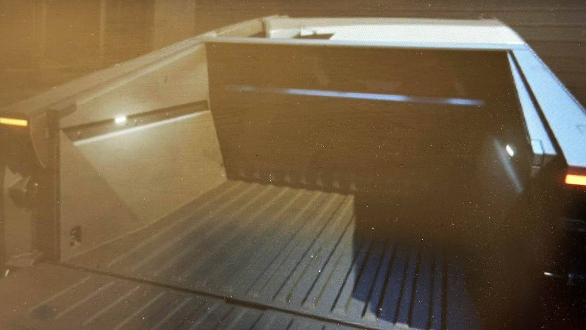 Tesla Cybertruck Long Range RWD Cybertruck Bed & Vault Lighting - First Look long range rwd cybertruck bed vault lightin