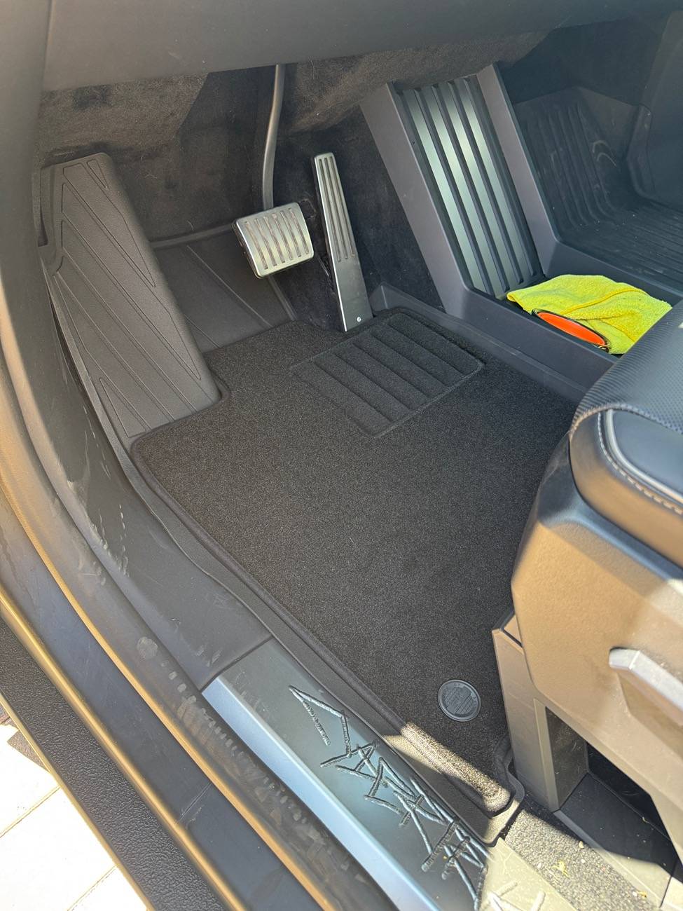 Tesla Cybertruck 3Wliners Interior + Bed/Frunk Mats installed! 💯 IMG_4304