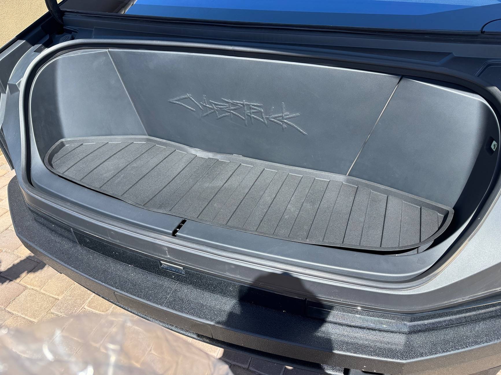 Tesla Cybertruck 3Wliners Interior + Bed/Frunk Mats installed! 💯 IMG_4308