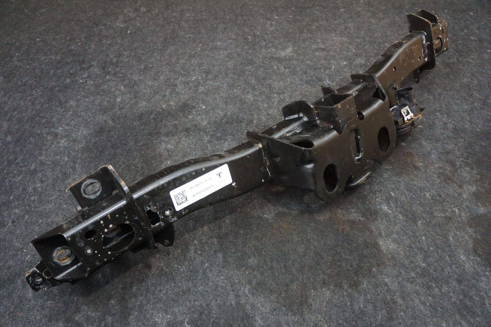 Tesla Cybertruck Changes to Cybertruck on Tesla Site:  High strength, Class IV steel tow bar ? 1744993248430-jq