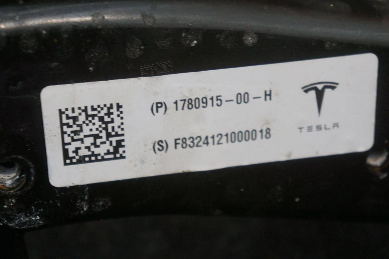 Tesla Cybertruck Changes to Cybertruck on Tesla Site:  High strength, Class IV steel tow bar ? 1744993277146-7m