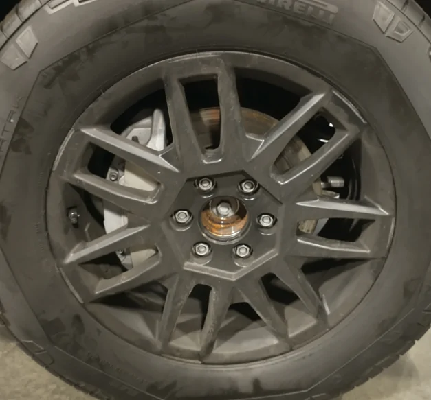 Tesla Cybertruck New wheel covers scratched all 4 of my rims zimage9942