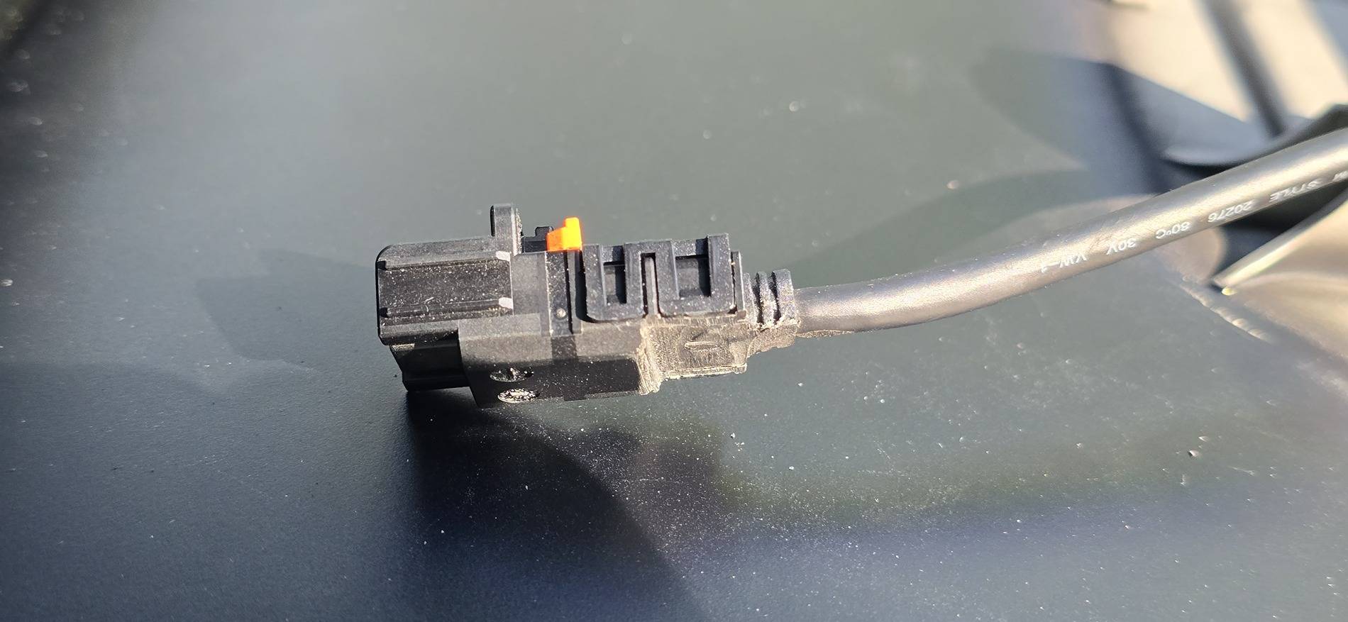 Tesla Cybertruck Failed screen tilt install - USB-C interference 20250413_162949