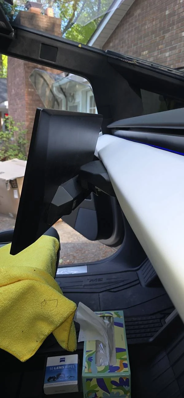 Tesla Cybertruck Failed screen tilt install - USB-C interference 20250413_164938