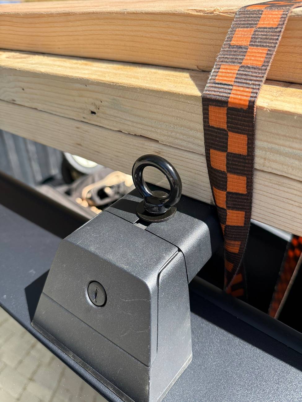 Tesla Cybertruck OEM Crossbars versus MARS Adventure Gear IMG_0180
