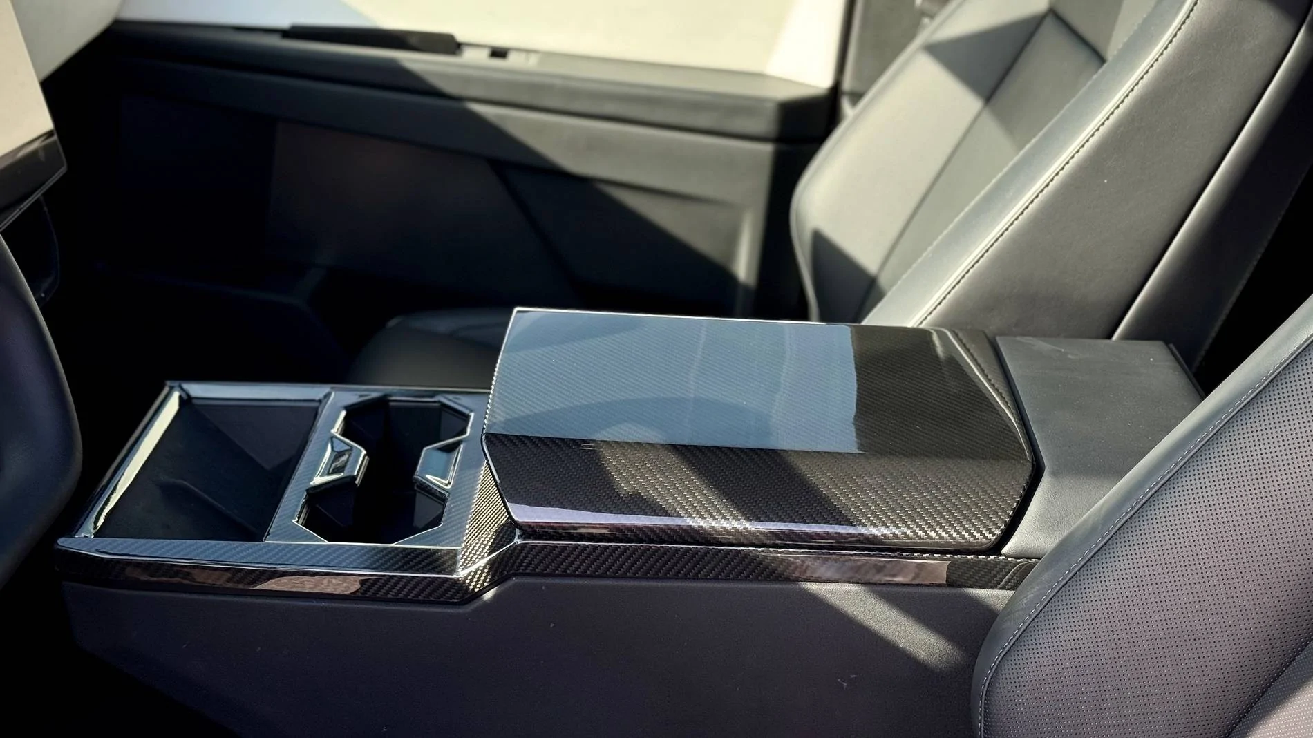Tesla Cybertruck 𝐌𝐮𝐬𝐭-𝐇𝐚𝐯𝐞 𝐂𝐲𝐛𝐞𝐫𝐭𝐫𝐮𝐜𝐤 𝐜𝐚𝐫𝐛𝐨𝐧 𝐟𝐢𝐛𝐞𝐫 𝐚𝐜𝐜𝐞𝐬𝐬𝐨𝐫𝐢𝐞𝐬 𝐮𝐩𝐠𝐫𝐚𝐝𝐞 [TLYARD]!😍 MCT00299 (2)