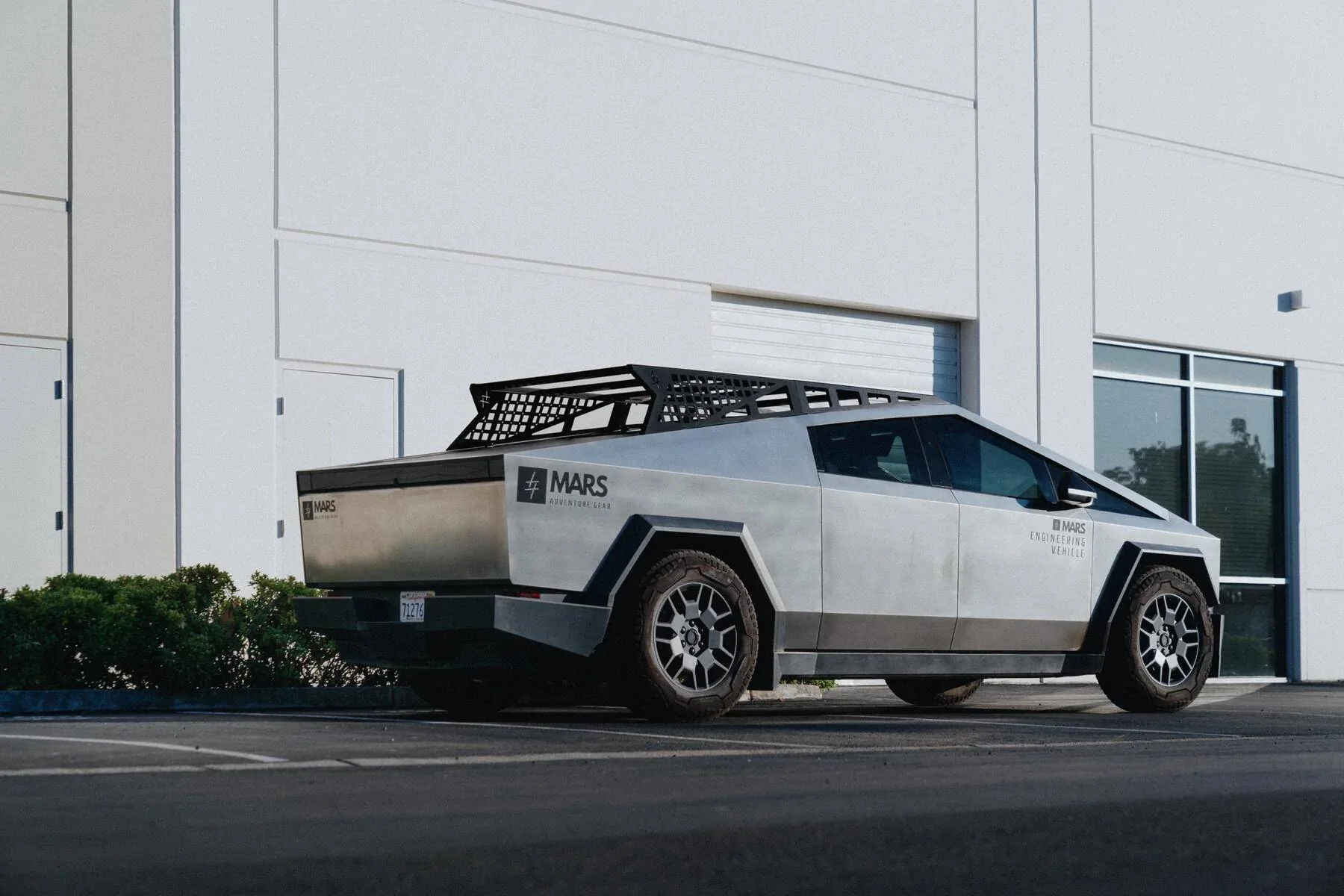 Tesla Cybertruck Cybertruck x Mars Adventure Gear: Show Us Your "Mars-Ready" Setup 1745254761973-au